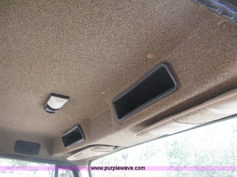 image for item B8301 1995 International 2554 dry fertilizer spreader truck