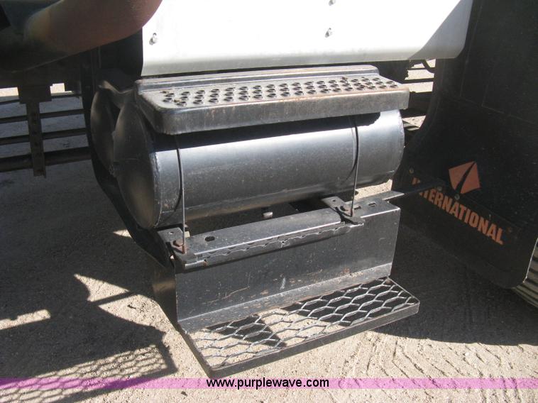 image for item B8301 1995 International 2554 dry fertilizer spreader truck