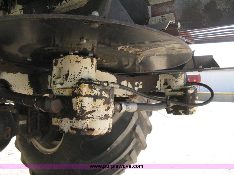 image for item B8301 1995 International 2554 dry fertilizer spreader truck