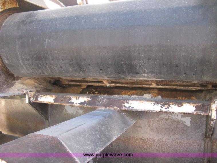 image for item B8301 1995 International 2554 dry fertilizer spreader truck