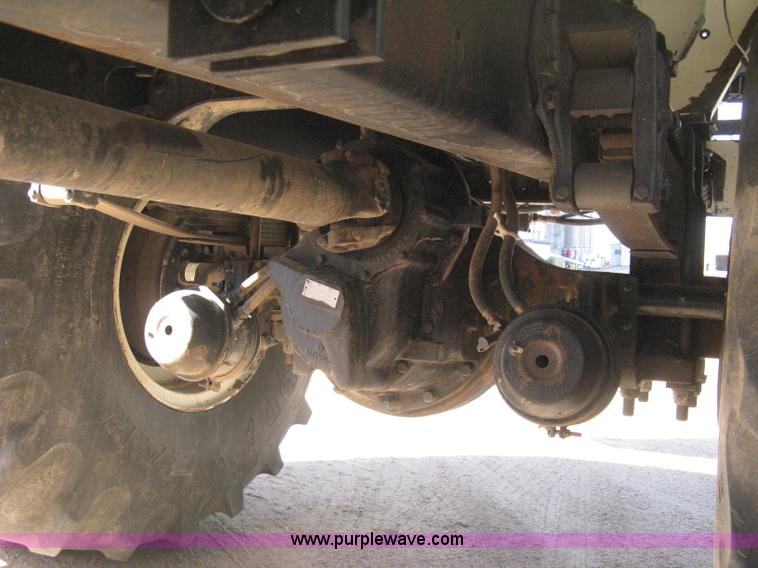 image for item B8301 1995 International 2554 dry fertilizer spreader truck