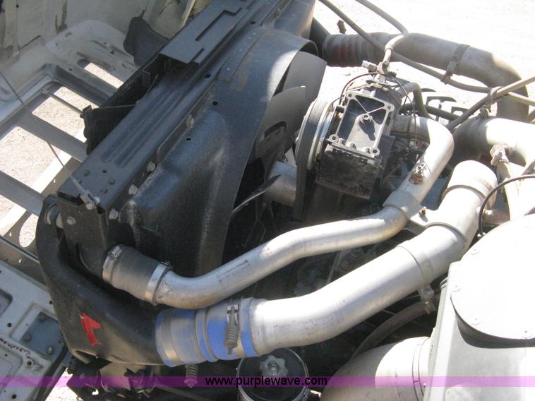 image for item B8301 1995 International 2554 dry fertilizer spreader truck