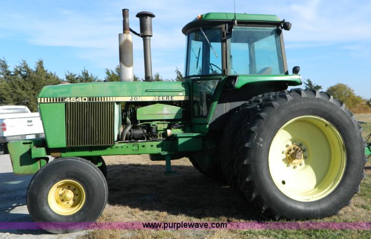 image for item D4477 1982 John Deere 4640 tractor