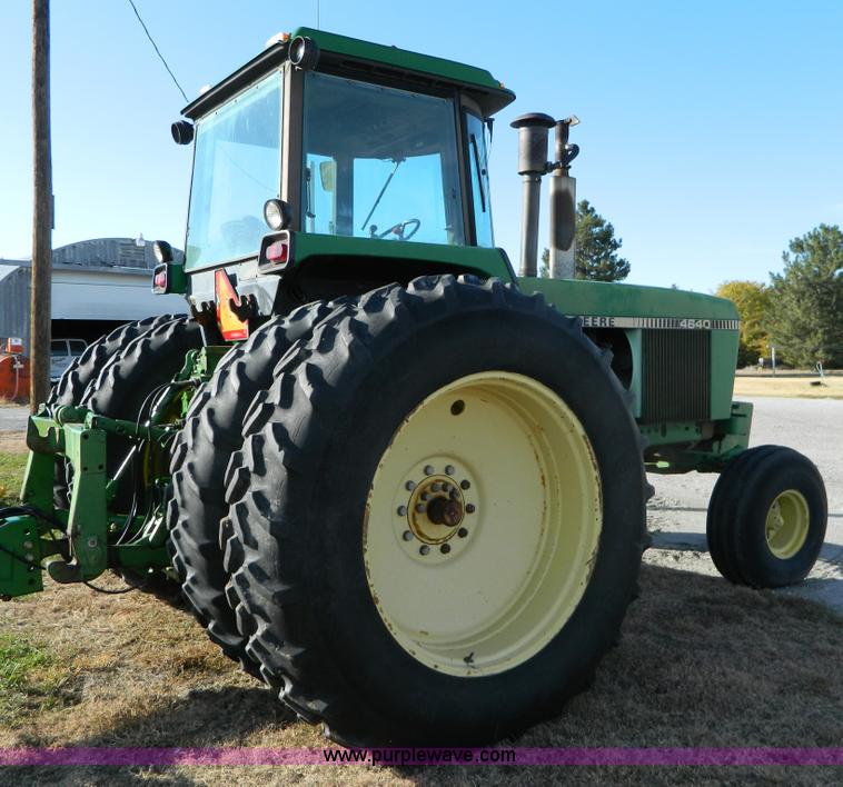 image for item D4477 1982 John Deere 4640 tractor