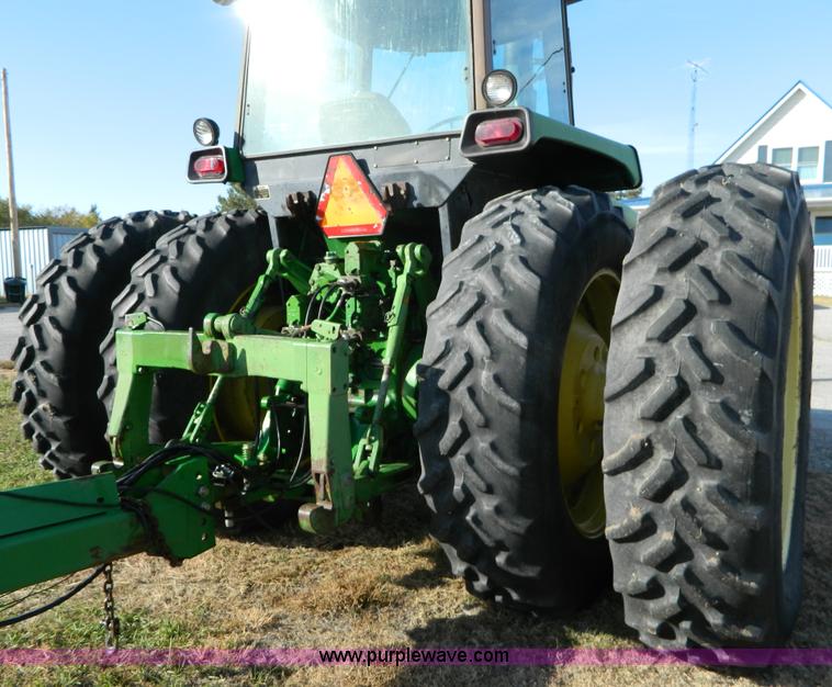 image for item D4477 1982 John Deere 4640 tractor