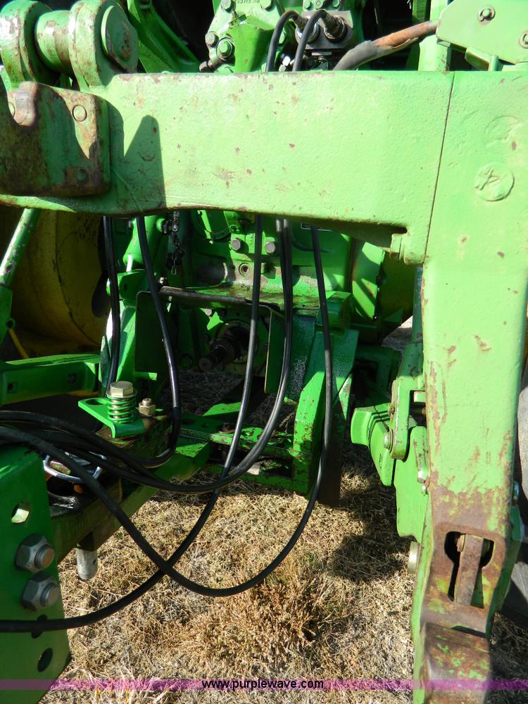 image for item D4477 1982 John Deere 4640 tractor