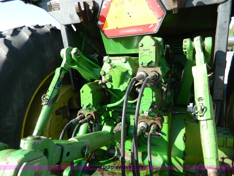 image for item D4477 1982 John Deere 4640 tractor