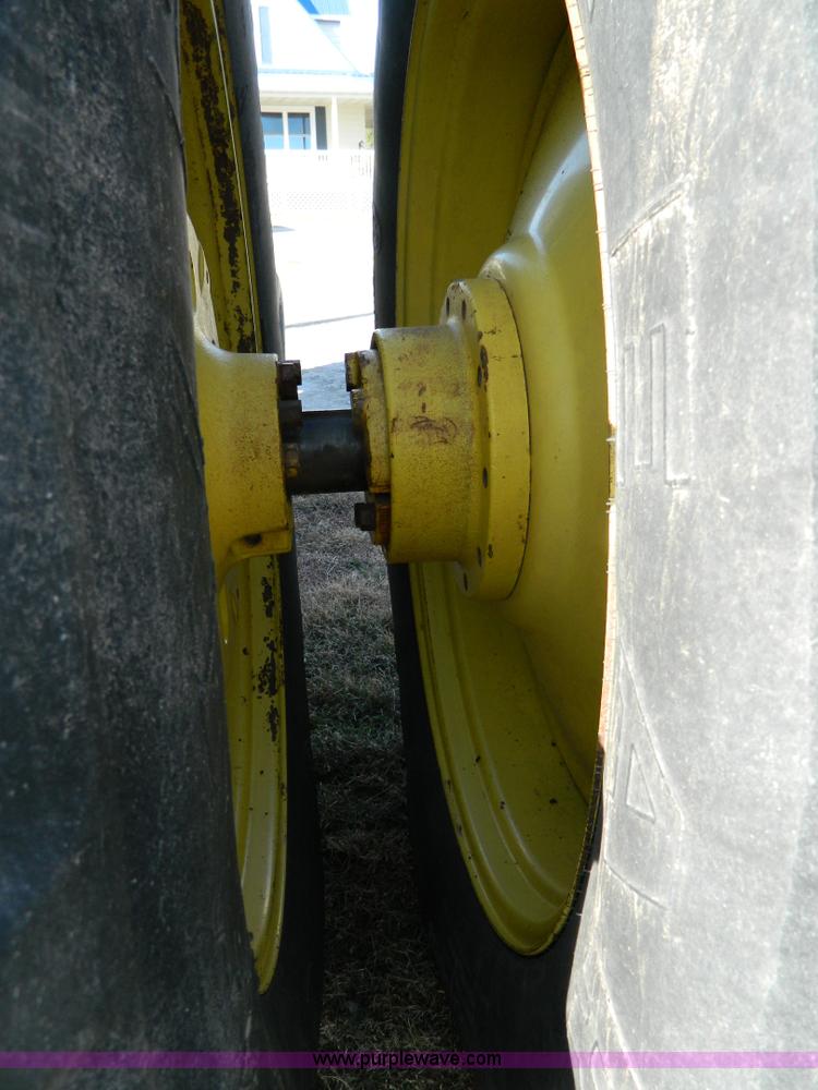 image for item D4477 1982 John Deere 4640 tractor