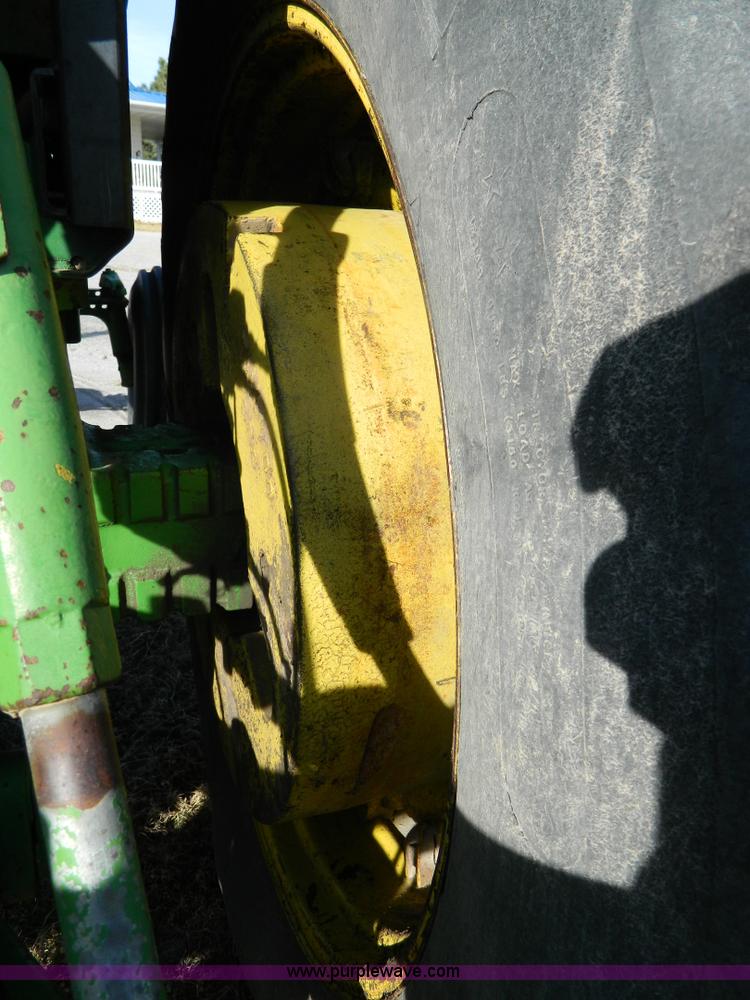 image for item D4477 1982 John Deere 4640 tractor