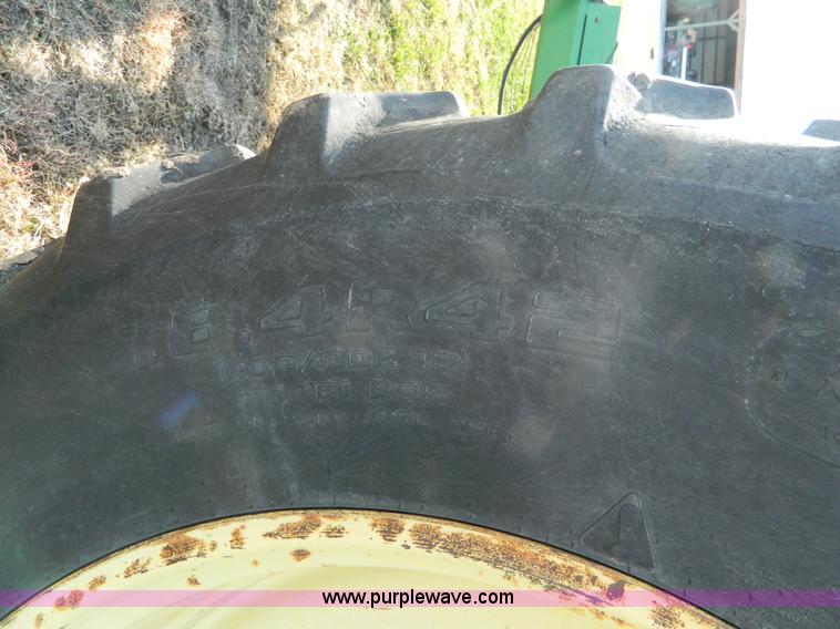 image for item D4477 1982 John Deere 4640 tractor