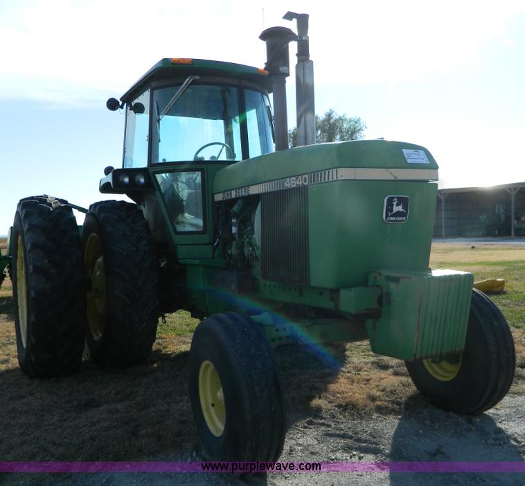 image for item D4477 1982 John Deere 4640 tractor