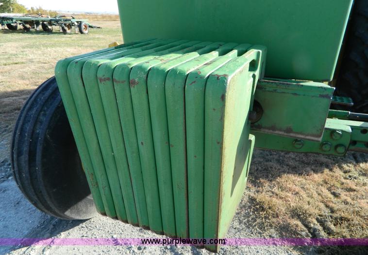 image for item D4477 1982 John Deere 4640 tractor