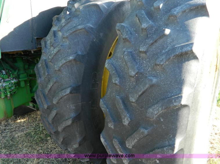 image for item D4477 1982 John Deere 4640 tractor