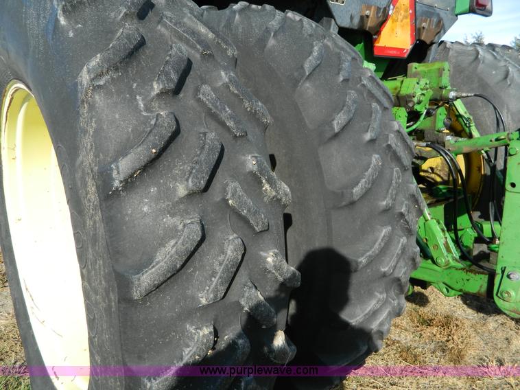 image for item D4477 1982 John Deere 4640 tractor