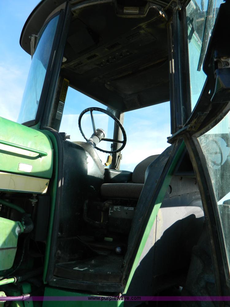 image for item D4477 1982 John Deere 4640 tractor