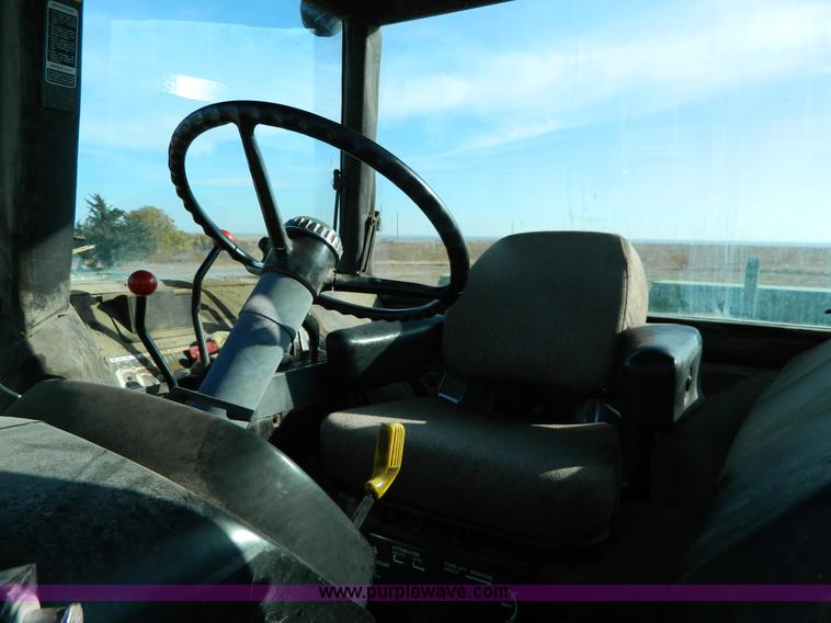 image for item D4477 1982 John Deere 4640 tractor