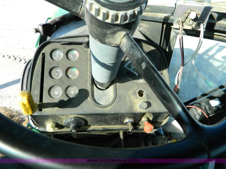 image for item D4477 1982 John Deere 4640 tractor