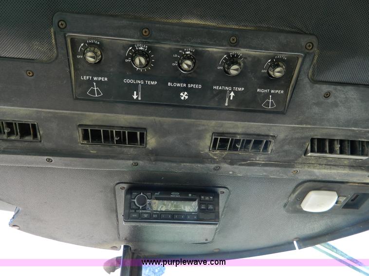 image for item D4477 1982 John Deere 4640 tractor