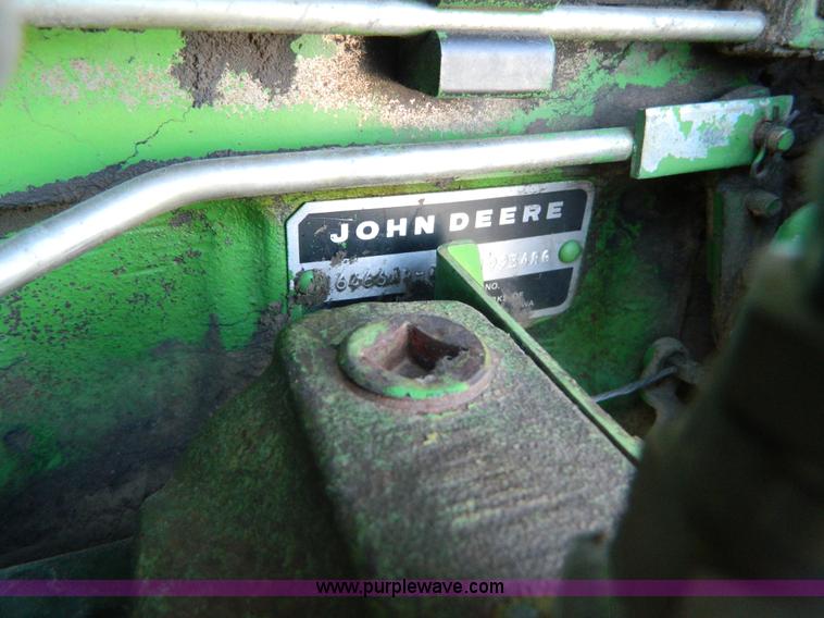image for item D4477 1982 John Deere 4640 tractor