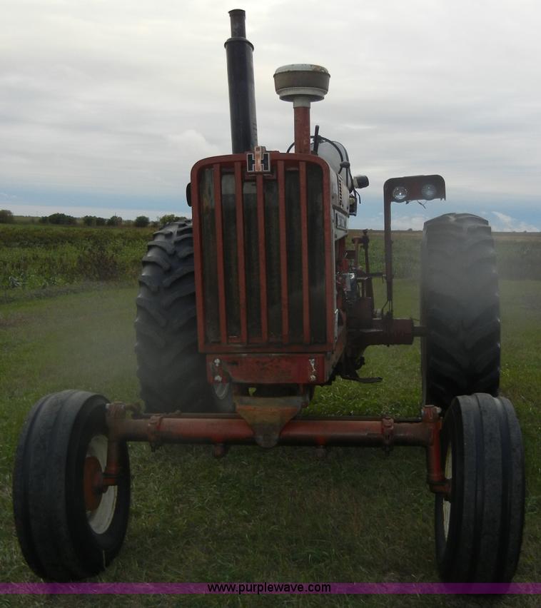 image for item D4936 1966 Mccormick Farmall F806 Turbo tractor