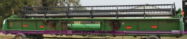image for item D5287 2000 John Deere 930F flex header