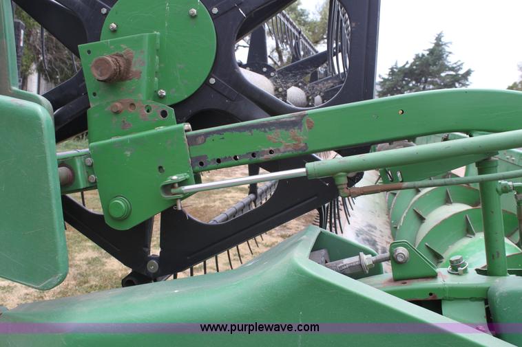 image for item D5287 2000 John Deere 930F flex header