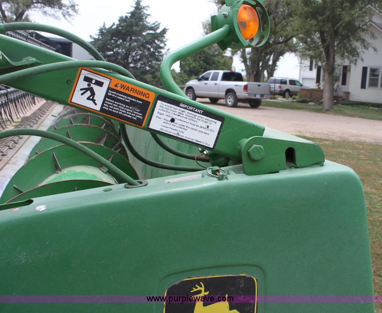 image for item D5287 2000 John Deere 930F flex header
