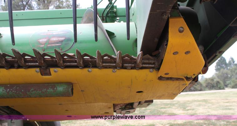 image for item D5287 2000 John Deere 930F flex header