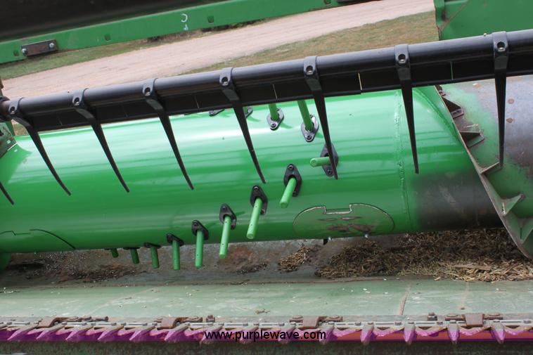 image for item D5287 2000 John Deere 930F flex header