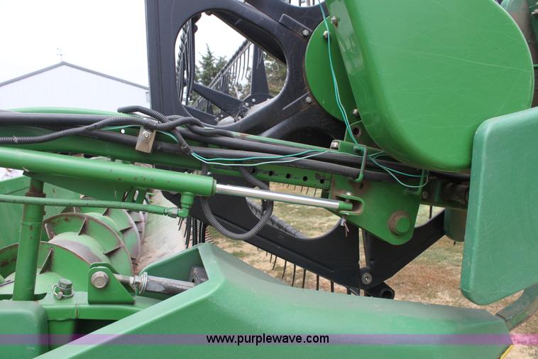 image for item D5287 2000 John Deere 930F flex header