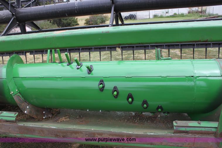image for item D5287 2000 John Deere 930F flex header