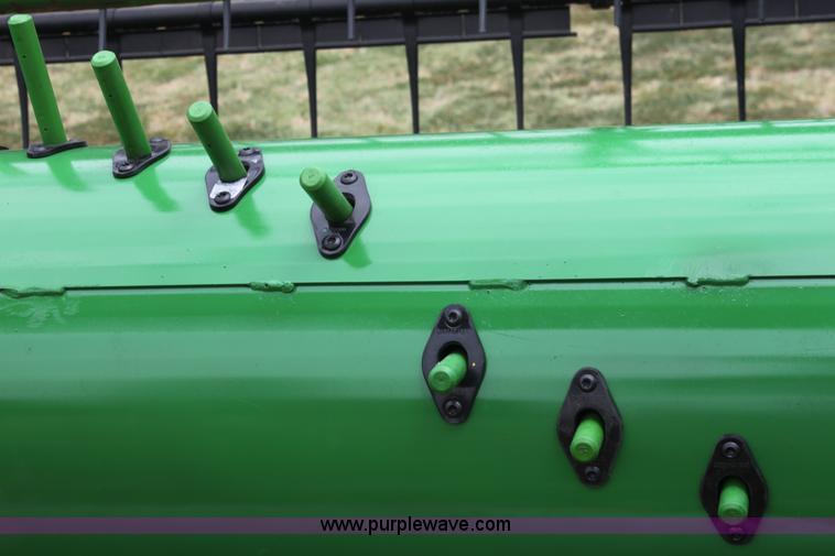 image for item D5287 2000 John Deere 930F flex header