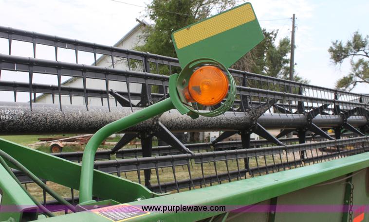 image for item D5287 2000 John Deere 930F flex header