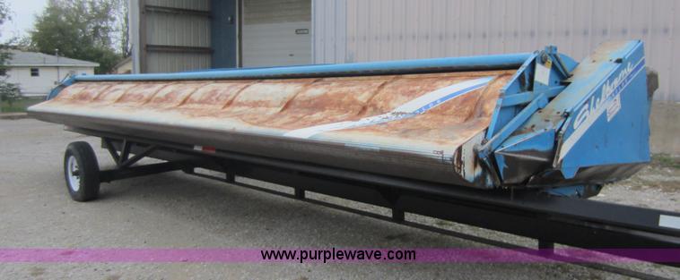 image for item D5678 1995 Shelbourne Reynolds CX84 28' stripper header