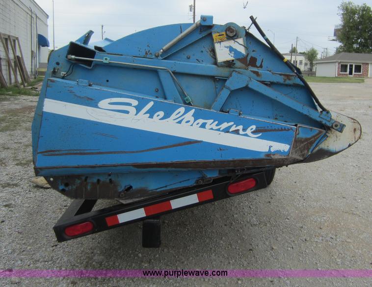 image for item D5678 1995 Shelbourne Reynolds CX84 28' stripper header