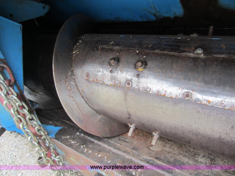 image for item D5678 1995 Shelbourne Reynolds CX84 28' stripper header