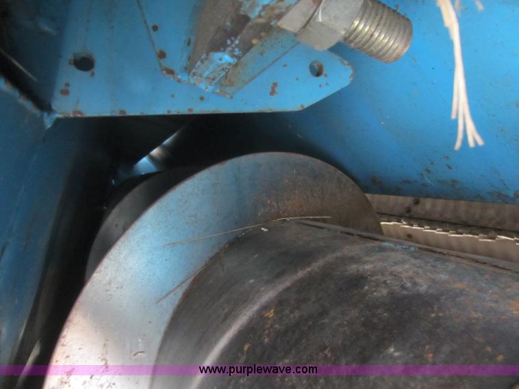 image for item D5678 1995 Shelbourne Reynolds CX84 28' stripper header