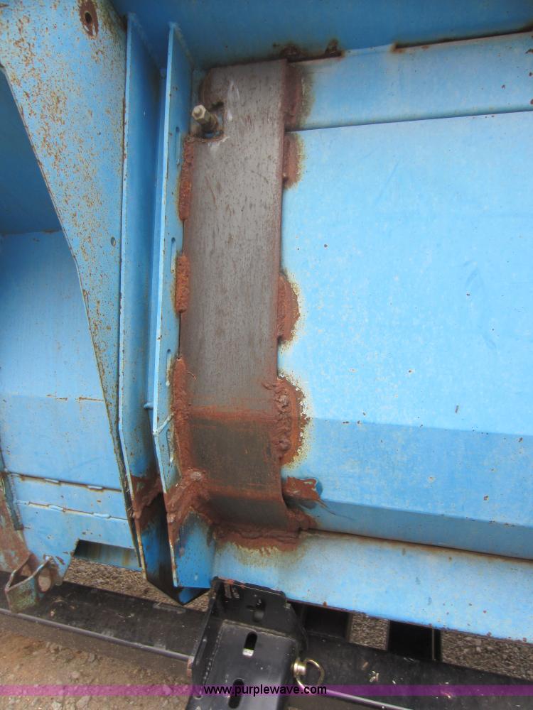 image for item D5678 1995 Shelbourne Reynolds CX84 28' stripper header