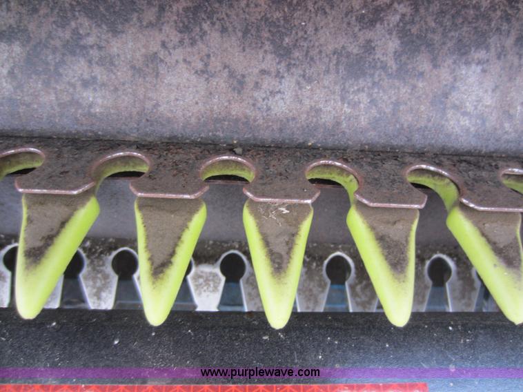 image for item D5678 1995 Shelbourne Reynolds CX84 28' stripper header