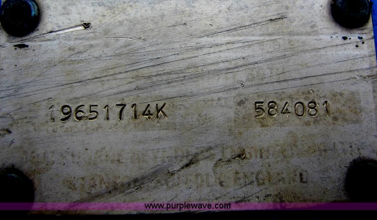 image for item D5678 1995 Shelbourne Reynolds CX84 28' stripper header