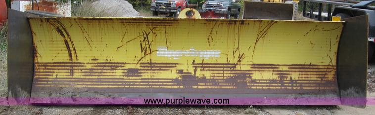 image for item E5511 Degelman hydraulic dozer blade