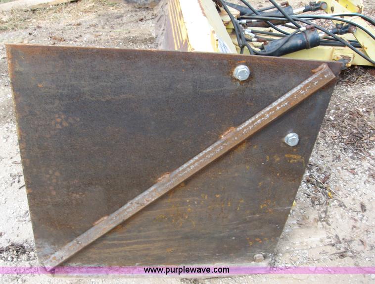 image for item E5511 Degelman hydraulic dozer blade