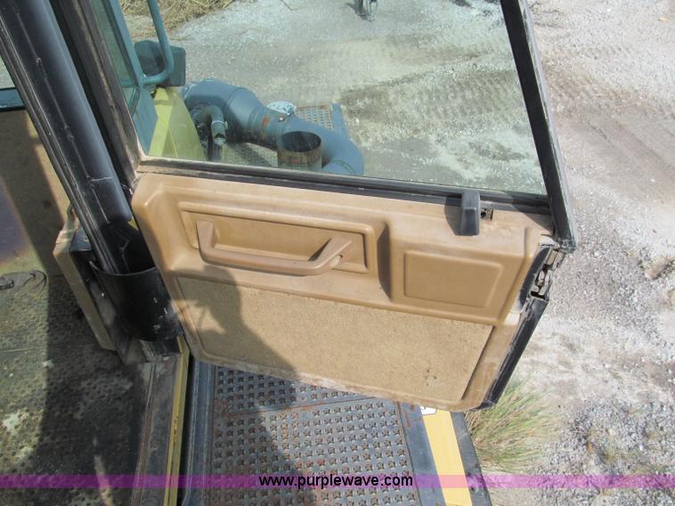 image for item E5515 Caterpillar Challenger 75 track tractor