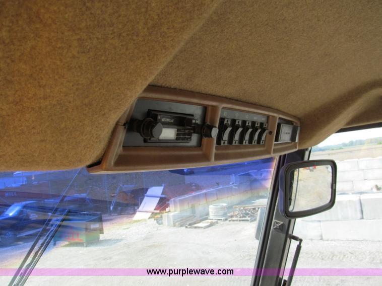 image for item E5515 Caterpillar Challenger 75 track tractor