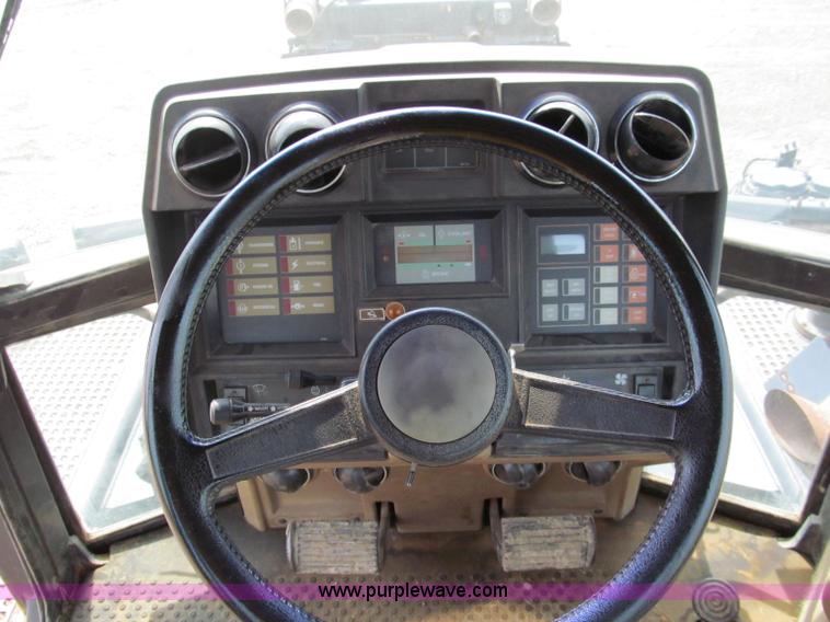 image for item E5515 Caterpillar Challenger 75 track tractor