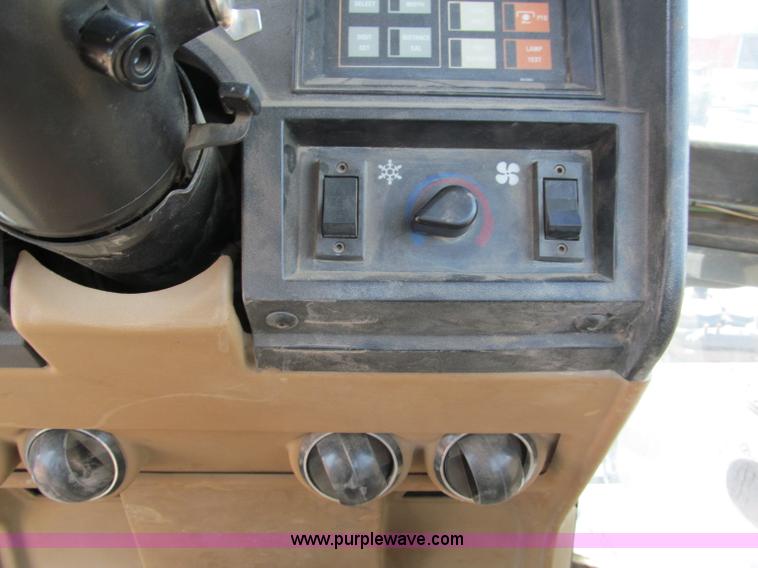 image for item E5515 Caterpillar Challenger 75 track tractor