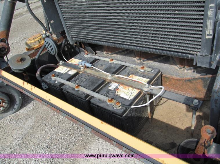 image for item E5515 Caterpillar Challenger 75 track tractor