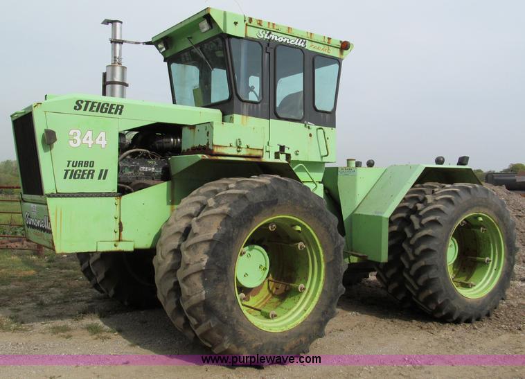 image for item E5547 1975 Steiger Turbo Tiger II ST320 4WD tractor