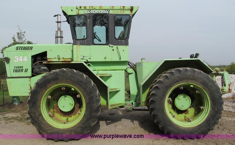 image for item E5547 1975 Steiger Turbo Tiger II ST320 4WD tractor