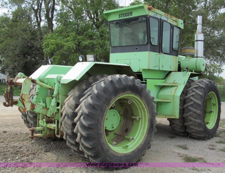 image for item E5547 1975 Steiger Turbo Tiger II ST320 4WD tractor
